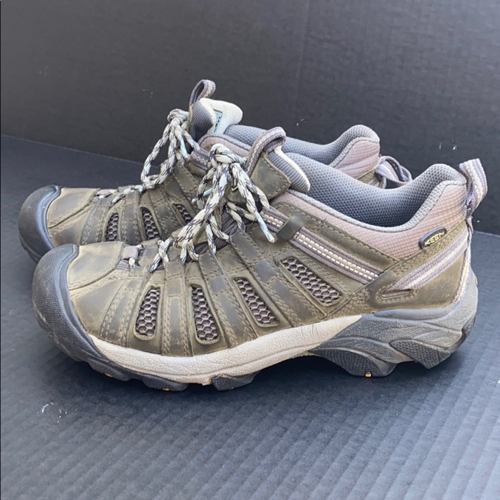 Keen Voyageur Hiking Shoes- Size 9